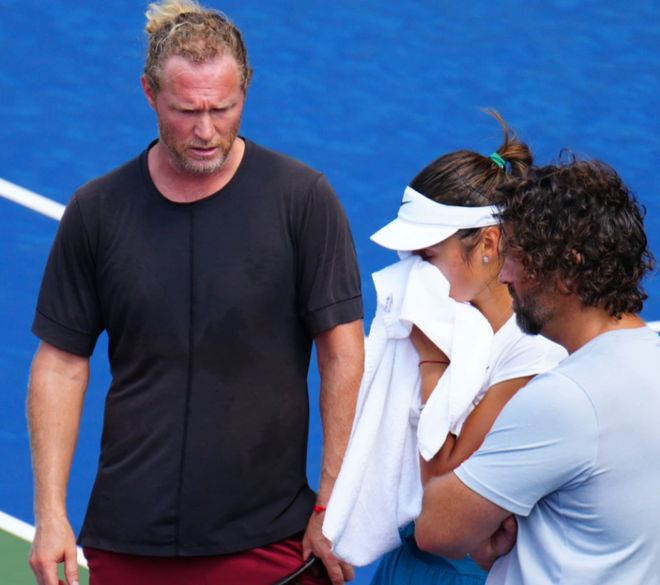 能自信地展 能自信地展